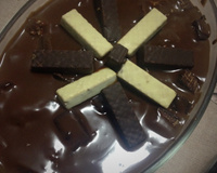 Pavê de creme de avelã e bombom