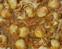 Macarrão com almôndegas