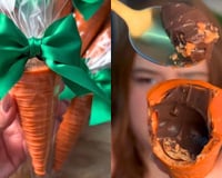 Cobri um cone de sorvete com chocolate colorido e fiz a melhor lembrancinha de Páscoa: todo mundo amou!