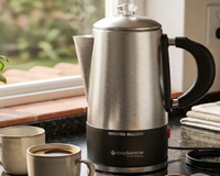 Café de barista em casa: Cafeteira Italiana Cadence está 52% mais barata