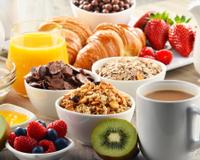 Nem pão, nem leite: esse é o café da manhã ideal para curar a ressaca, segundo nutricionista