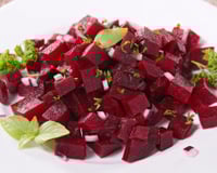 Pare de ferver em água: essa é a maneira correta de cozinhar beterrabas para preservar seus nutrientes