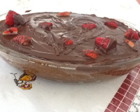 Bolo de chocolate com cobertura cremosa