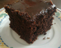 Bolo de chocolate simples e delicioso