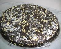 Bolo de chocolate com mousse de danoninho