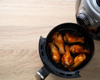 Essa é a maneira mais rápida e fácil de fazer um frango com a carne suculenta e saborosa e a pele bem crocante