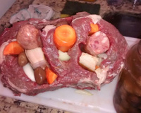 Contra-filé recheado com mostarda e creme de cebola