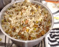 Baião de dois com bacon e linguiça calabresa