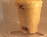 Bolo de xícara de fubá com goiabada