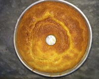 Broa de fubá com queijo