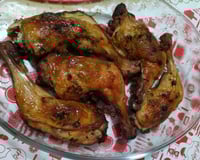 Coxa e sobre coxa de frango assada ao vinho