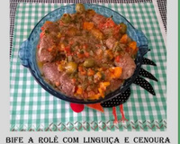 Bife a rolê com linguiça e cenoura