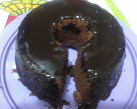 Bolo de chocolate integral com cobertura