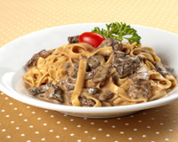 Faço essa receita de molho da minha avó há 12 anos e todas as vezes eu como direto da panela: já salva para fazer na sua casa!