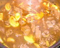 Filé mignon ao molho madeira e champignon