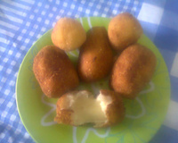 Bolinho de queijo com massa de batata