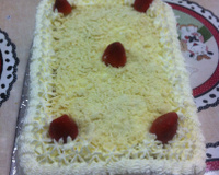 Bolo de morango com chocolate branco