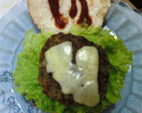 Hambúguer de brócolis com proteína de soja