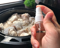 Eu não vivo sem esses 3 utensílios para usar na airfryer: o terceiro vai te surpreender