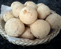 Pão de queijo mineiro