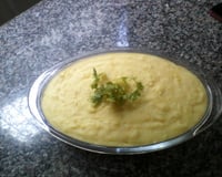 Purê de aipim com queijo