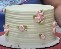 Ganache de chantilly cremoso simples: aprenda como fazer essa cobertura deliciosa, não derrete e dá certo até com batedeira de mão!