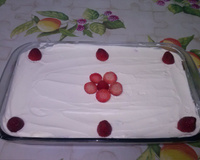 Torta super fácil de morango com chantilly