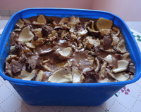 Sorvete de chocolate com ameixa preta