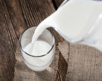 Soro do leite: o que é, benefícios e alimentos feitos à base deste ingrediente