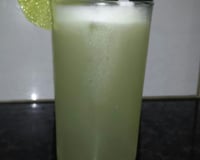 Suco de limão com casca