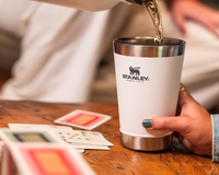 Stanley em oferta, copo e garrafa térmica com desconto enquanto durar o estoque