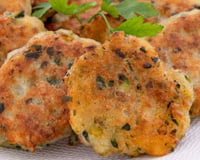 Receita de bolinhos de acelga sem fritar: TudoGostoso ensina o petisquinho fácil de fazer, perfeito para beliscar e cheio de nutrientes!
