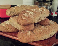 Pão integral com farinha integral, linhaça e aveia