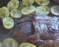 Batata assada recheada com cebola e pimenta calabresa