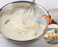 Chega de molho branco amador: aprenda essa receita do TudoGostoso que é muito mais fácil de fazer e é um béchamel maravilhoso