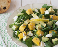 Esqueça o tomate e a alface: a salada perfeita para um jantar leve tem apenas quatro ingredientes e fica deliciosa