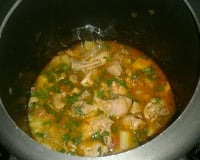 Frango com batata cozido na panela de pressão