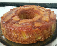 Bolo de banana caramelizada