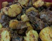 Carne refogada com batata doce