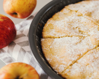 Encontrei a receita de uma lendária torta de maçã em anotações antigas: a massa tem uma textura única por causa de um ingrediente diferente que não tem na versão tradicional