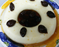 Manjar de coco com calda de abacaxi