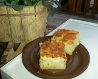 Bolo de mandioca com coco