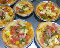 Pizza portuguesa na forminha de empada