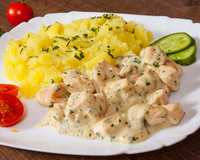 Frango com molho de iogurte: receita prática