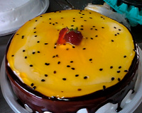 Torta gelada de chocolate e maracujá