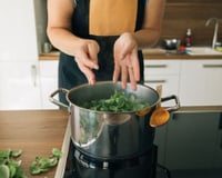 Se você não quer perder nutrientes, nunca cozinhe esses 7 alimentos em água fervente: TudoGostoso ensina os melhores métodos para preservar os benefícios