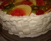 Bolo de frutas frescas trufado