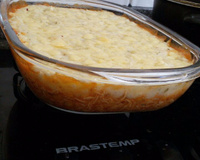 Escondidinho de mandioca com recheio de frango