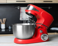 A batedeira planetária que virou a favorita das confeiteiras entrou em promoção