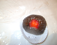 Bombom de brigadeiro com morango